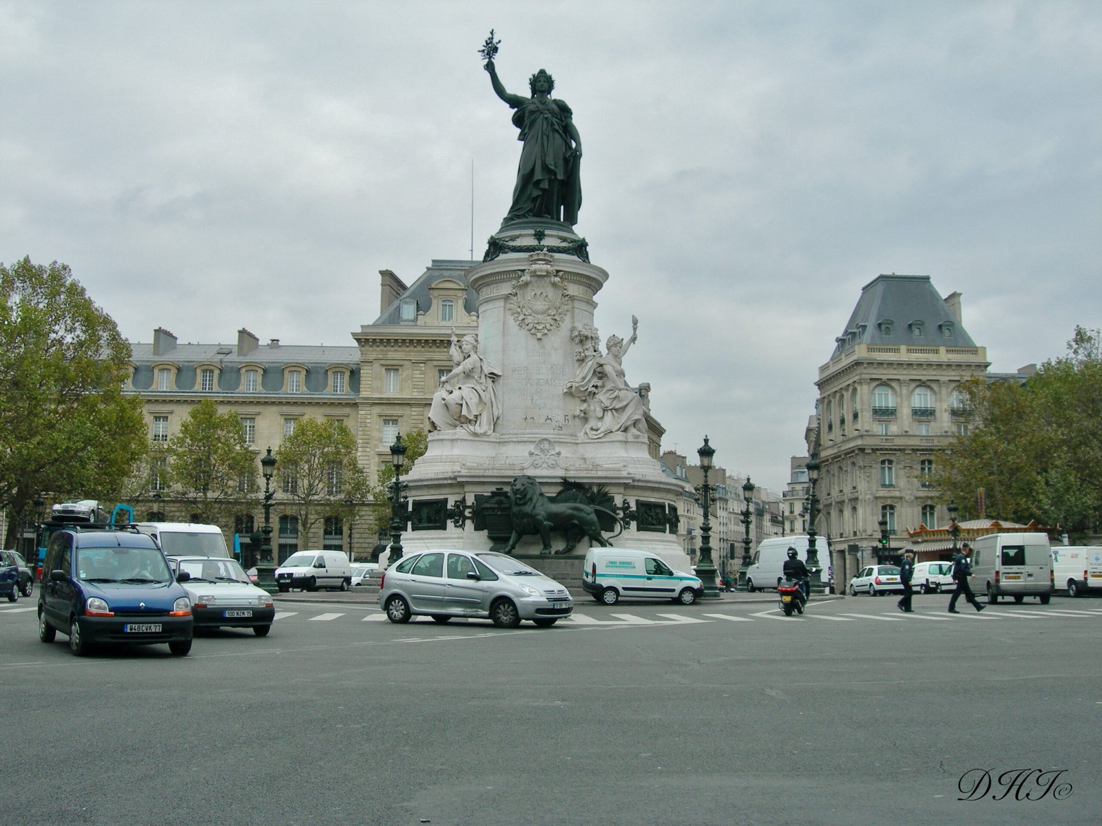 Images - 242 sur 14225