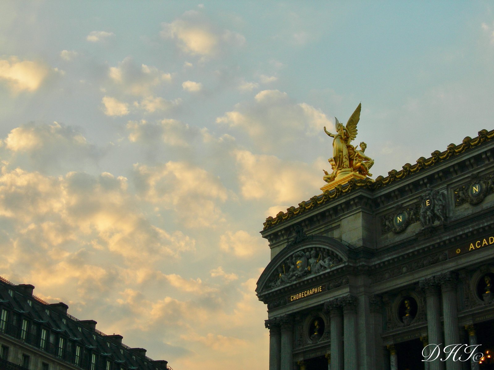 Images - 803 sur 14225